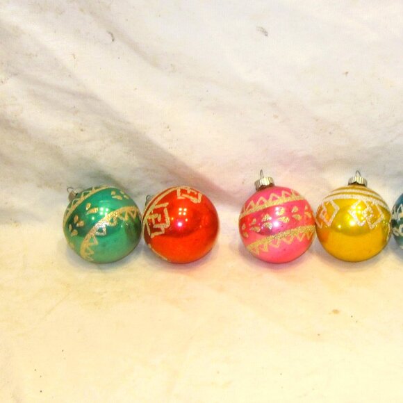 VTG SHINY BRITE ORNAMENTS, SET OF 7, W/UNIQUE GLITTER DESIGN - Picture 1 of 10